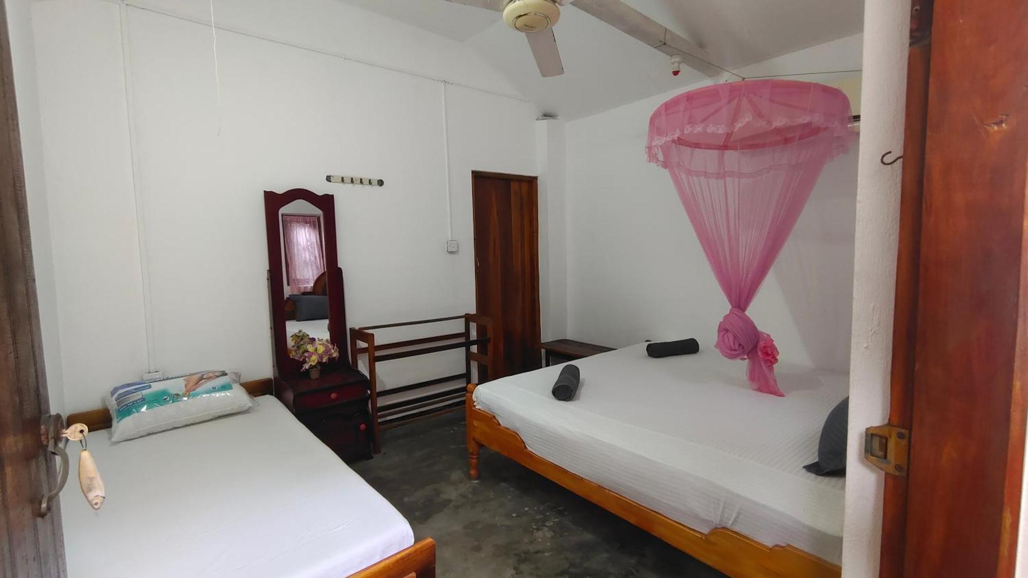 Albergue Costels Arugambay Arugam Bay Exterior foto