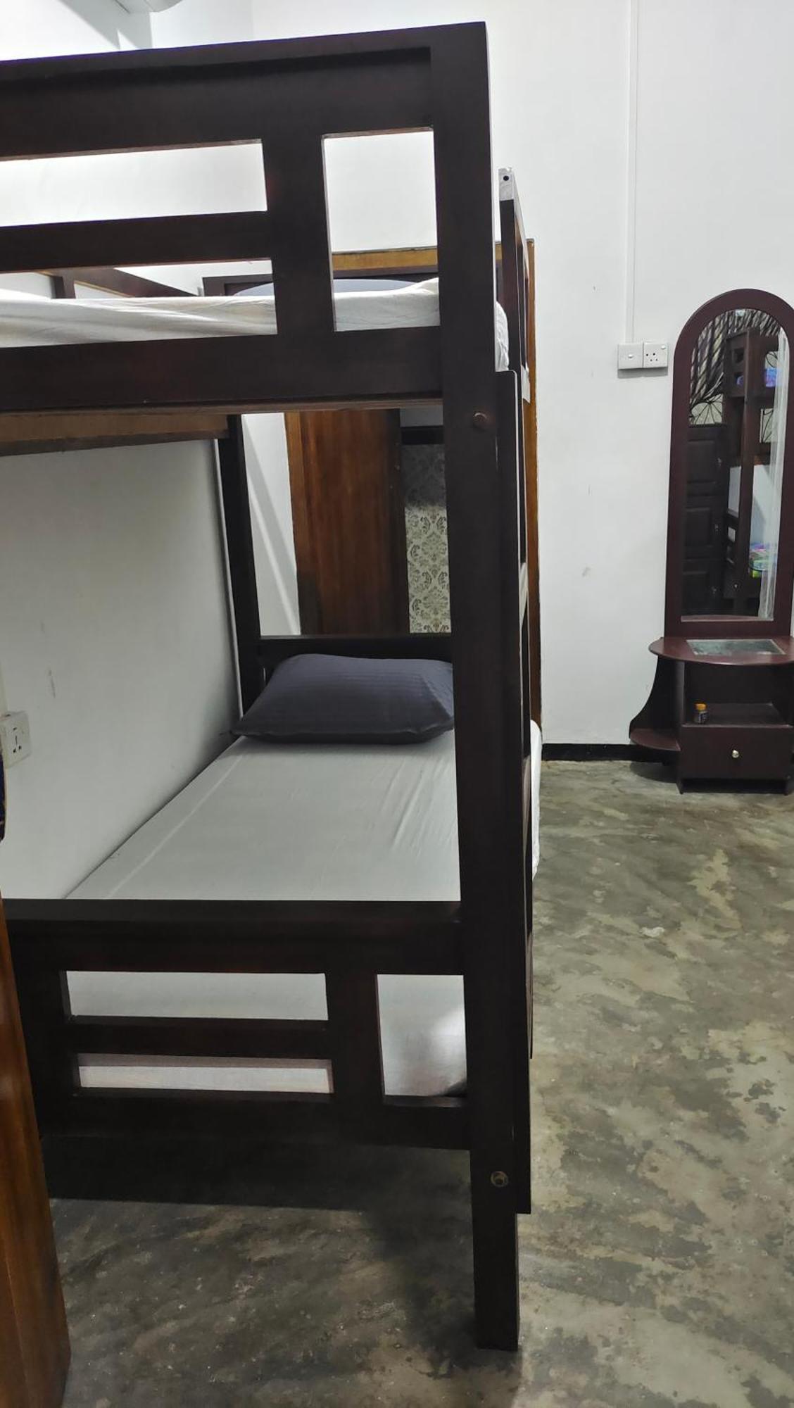 Albergue Costels Arugambay Arugam Bay Exterior foto